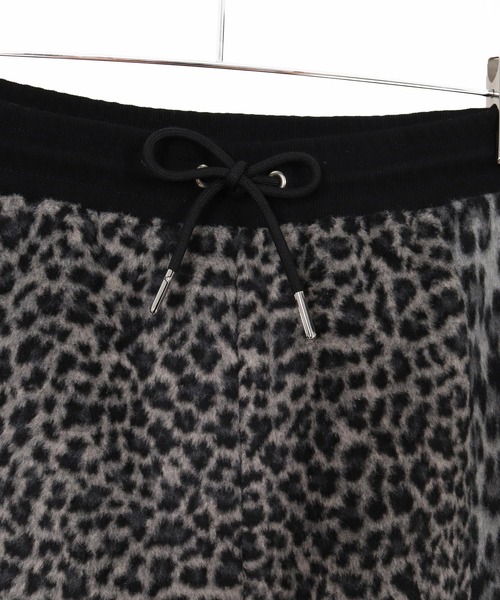 GLIMCLAP(グリムクラップ)の「mp15498-Dual-Leopard Shaggy Wide-Straight Pants トラックパンツ(212-047-gla-cg)(その他パンツ・メンズ・ベージュ/グレー・L/M/S)」の20枚目の写真