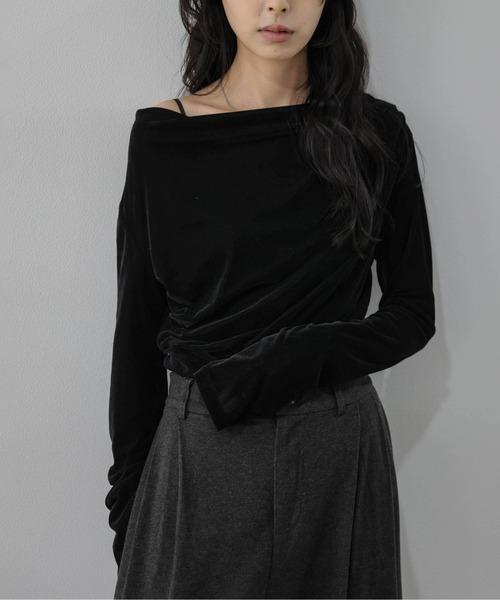 AMELY（エミリー）の「ドレープカットソー/ギャザー/長袖/トップス/光沢感/無地/シック（Tシャツ/カットソー・レディース・モカ/ブラック/ブラウン・フリー）」の4枚目の写真