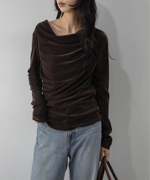 AMELY（エミリー）の「ドレープカットソー/ギャザー/長袖/トップス/光沢感/無地/シック（Tシャツ/カットソー・レディース・モカ/ブラック/ブラウン・フリー）」の9枚目の写真