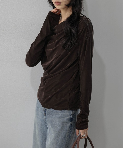 AMELY（エミリー）の「ドレープカットソー/ギャザー/長袖/トップス/光沢感/無地/シック（Tシャツ/カットソー・レディース・モカ/ブラック/ブラウン・フリー）」の10枚目の写真
