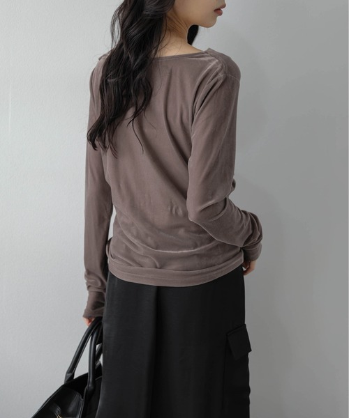 AMELY（エミリー）の「ドレープカットソー/ギャザー/長袖/トップス/光沢感/無地/シック（Tシャツ/カットソー・レディース・モカ/ブラック/ブラウン・フリー）」の14枚目の写真