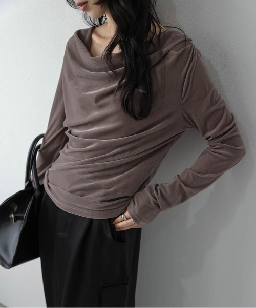 AMELY（エミリー）の「ドレープカットソー/ギャザー/長袖/トップス/光沢感/無地/シック（Tシャツ/カットソー・レディース・モカ/ブラック/ブラウン・フリー）」の15枚目の写真