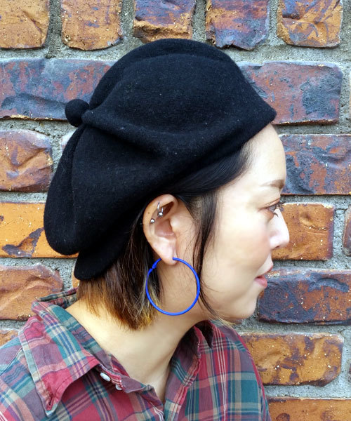 lala Born（ララボーン）の「【lalaBorn/ララボーン】5cm フープピアス（ピアス（両耳用）・レディース・ラベンダー/イエロー/オレンジ/ゴールド/ブルー/シルバー/ブラック/ホワイト/グリーン/ピンク/レッド・FREE）」の5枚目の写真