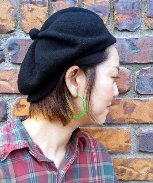 lala Born（ララボーン）の「【lalaBorn/ララボーン】5cm フープピアス（ピアス（両耳用）・レディース・ラベンダー/イエロー/オレンジ/ゴールド/ブルー/シルバー/ブラック/ホワイト/グリーン/ピンク/レッド・FREE）」の4枚目の写真