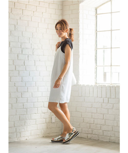STYLE DELI(スタイルデリ)の「タック入りストライプ柄キャミワンピース(ワンピース・レディース・アイボリー/カーキ・MEDIUM)」の5枚目の写真