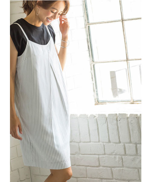 STYLE DELI(スタイルデリ)の「タック入りストライプ柄キャミワンピース(ワンピース・レディース・アイボリー/カーキ・MEDIUM)」の11枚目の写真