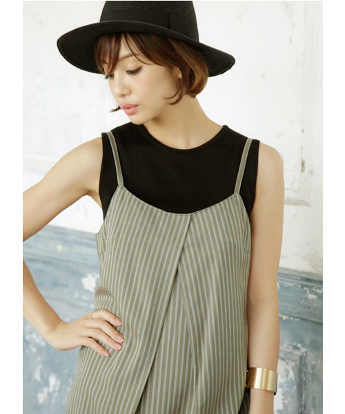 STYLE DELI(スタイルデリ)の「タック入りストライプ柄キャミワンピース(ワンピース・レディース・アイボリー/カーキ・MEDIUM)」の21枚目の写真