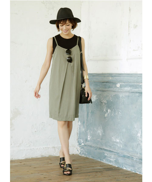 STYLE DELI(スタイルデリ)の「タック入りストライプ柄キャミワンピース(ワンピース・レディース・アイボリー/カーキ・MEDIUM)」の22枚目の写真