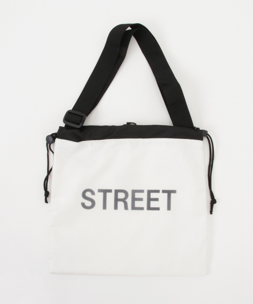 WEGO（ウィゴー）の「WEGO/シアーロゴサコッシュ（ショルダーバッグ・レディース・ブルー/ピンク/ホワイト/イエロー/ブラック・FREE）」の12枚目の写真