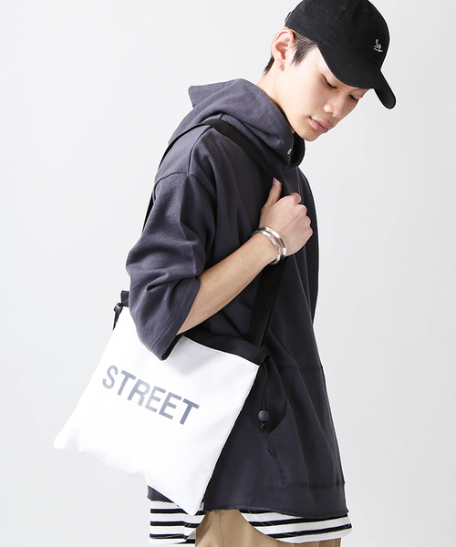 WEGO（ウィゴー）の「WEGO/シアーロゴサコッシュ（ショルダーバッグ・レディース・ブルー/ピンク/ホワイト/イエロー/ブラック・FREE）」の21枚目の写真