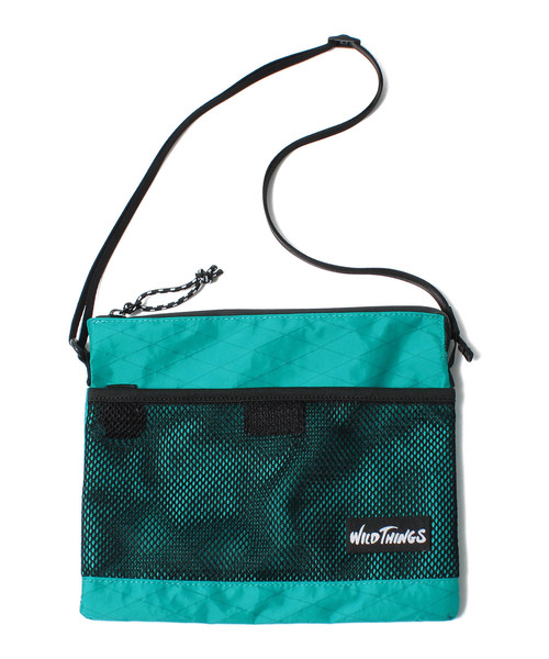 WILD THINGS(ワイルドシングス)の「WILD THINGS × BEAMS / 別注 X-Pac サコッシュ M(ショルダーバッグ・メンズ・ブラック/ブルー/パープル/オレンジ・ONE SIZE)」の3枚目の写真