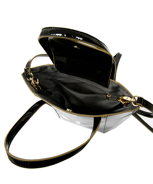 Luz Llena（ラズレナ）の「パテントスクエアショルダーバッグ（ショルダーバッグ・レディース・ブラック/パープル/ピンクベージュ・ﾌﾘ-）」の11枚目の写真