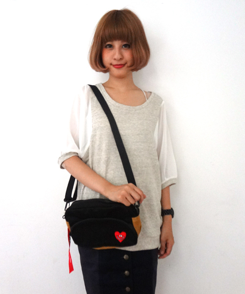 CIAOPANIC（チャオパニック）の「《WEB限定SALE》【I HAVE LOVE】　DOCKハートミニショルダー（ショルダーバッグ・レディース・ダークブルー/ブラック/ネイビー/レッド/オリーブ・FREE）」の3枚目の写真