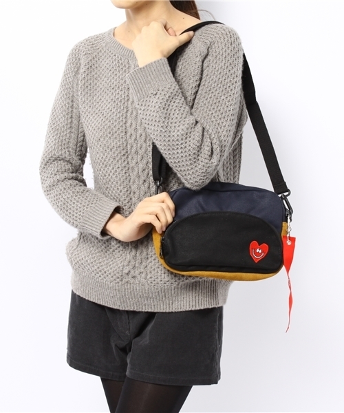 CIAOPANIC（チャオパニック）の「《WEB限定SALE》【I HAVE LOVE】　DOCKハートミニショルダー（ショルダーバッグ・レディース・ダークブルー/ブラック/ネイビー/レッド/オリーブ・FREE）」の11枚目の写真