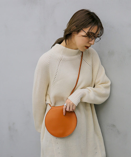 select MOCA(セレクトモカ)の「3WAYサークルバッグ(フェイクレザーラウンド2WAYポシェット)(ショルダーバッグ・レディース・ブラック/ベージュ/キャメル・FREE)」の5枚目の写真