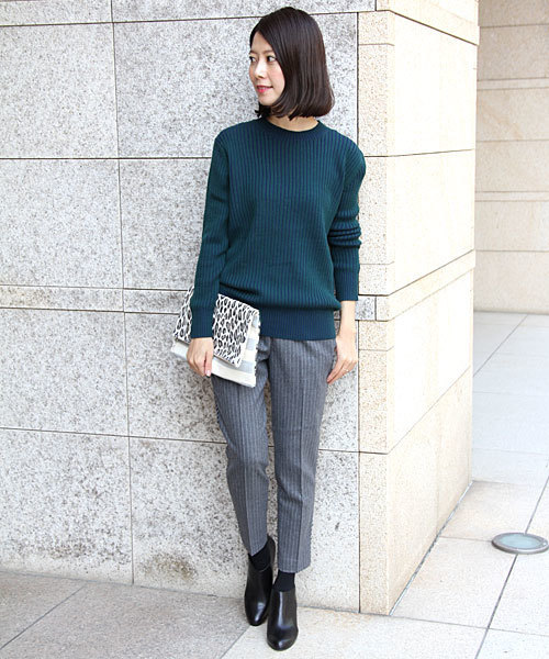 UNITED ARROWS(ユナイテッドアローズ)の「UAW W リブ クルーネック ニット†◇(ニット/セーター・レディース・ライトグレー/オリーブ/ロイヤルブルー/ブラック・フリー)」の15枚目の写真