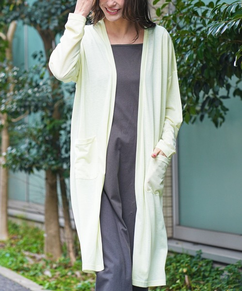 mili an deni(ミリアンデニ)の「UV加工ロングカーディガン(カーディガン/ボレロ・レディース・ネイビー/カーキ/ブルーグリーン/チャコールグレー/ブラウン/イエロー/ブラック/グレー/ブルー/ベージュ/オフホワイト/ラベンダー/レモンイエロー/モカ/チェリーレッド/アッシュグレー/ライトグリーン/ダークパープル/アイボリー/ダークアッシュ/ダークオレンジ/ライム・M/L)」の13枚目の写真