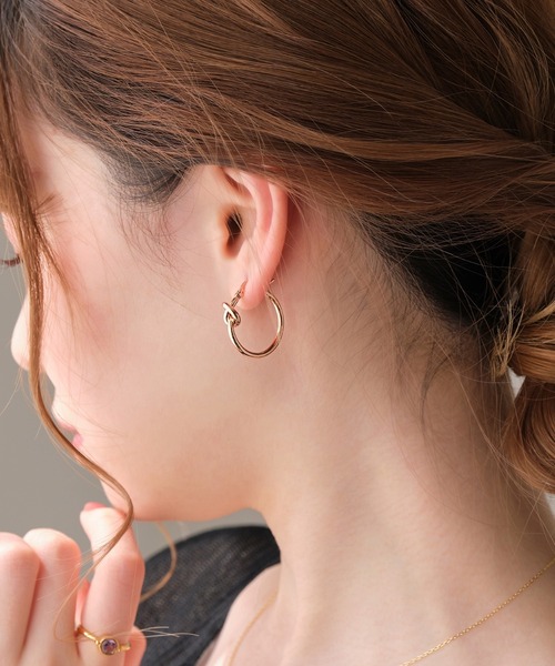 スタイリッシュノットフープピアス/大ぶり/存在感◎（ピアス（両