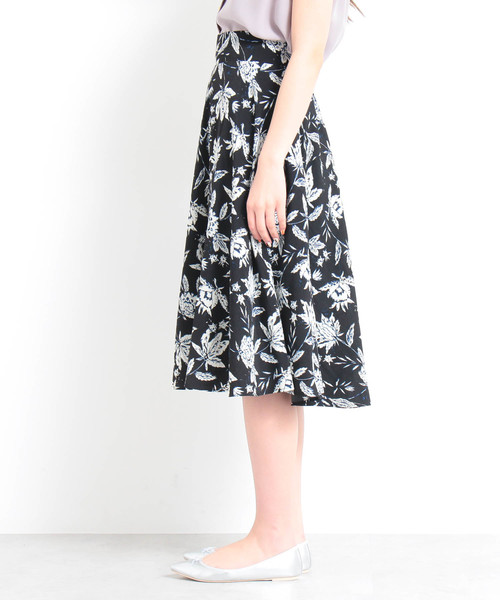 N.（N. Natural Beauty Basic）（エヌエヌナチュラルビューティーベーシック）の「◆フラワーフレアミモレスカート（スカート・レディース・ブラック系その他/グリーン系その他・MEDIUM）」の13枚目の写真