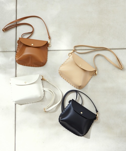 natural couture（ナチュラルクチュール）の「かがりミニショルダー（ショルダーバッグ・レディース・ブラック/キャメル/ベージュ/ホワイト・FREE）」の6枚目の写真