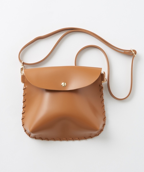 natural couture（ナチュラルクチュール）の「かがりミニショルダー（ショルダーバッグ・レディース・ブラック/キャメル/ベージュ/ホワイト・FREE）」の9枚目の写真