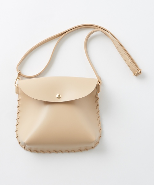 natural couture（ナチュラルクチュール）の「かがりミニショルダー（ショルダーバッグ・レディース・ブラック/キャメル/ベージュ/ホワイト・FREE）」の10枚目の写真