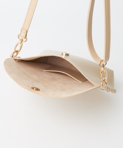 natural couture（ナチュラルクチュール）の「かがりミニショルダー（ショルダーバッグ・レディース・ブラック/キャメル/ベージュ/ホワイト・FREE）」の14枚目の写真