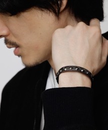 Genri（ゲンリ）の「Genri/【duck dive】Studded Bangle Ⅰ（バングル/リストバンド）」