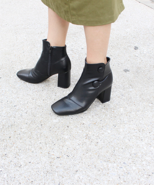 MODE ROBE（モードローブ）の「ボタンショートブーツ（ブーツ・レディース・ブラック/ブラウン・22.5/23/23.5/24/24.5/25）」の5枚目の写真