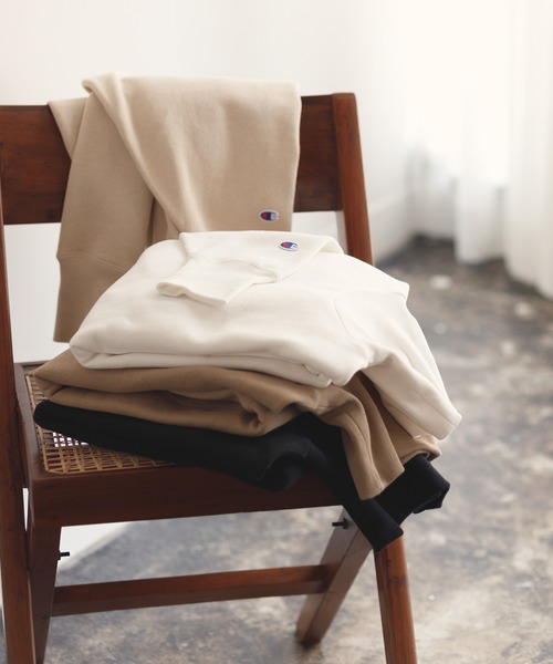 Champion(チャンピオン)の「REVERSE WEAVE HIGH NECK(スウェット・レディース・ブラック/オフホワイト/ダークブラウン/ベージュ・FREE)」の15枚目の写真