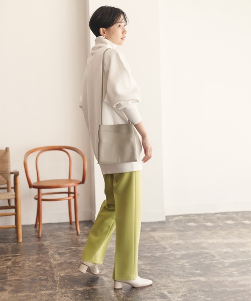 Champion(チャンピオン)の「REVERSE WEAVE HIGH NECK(スウェット・レディース・ブラック/オフホワイト/ダークブラウン/ベージュ・FREE)」の14枚目の写真