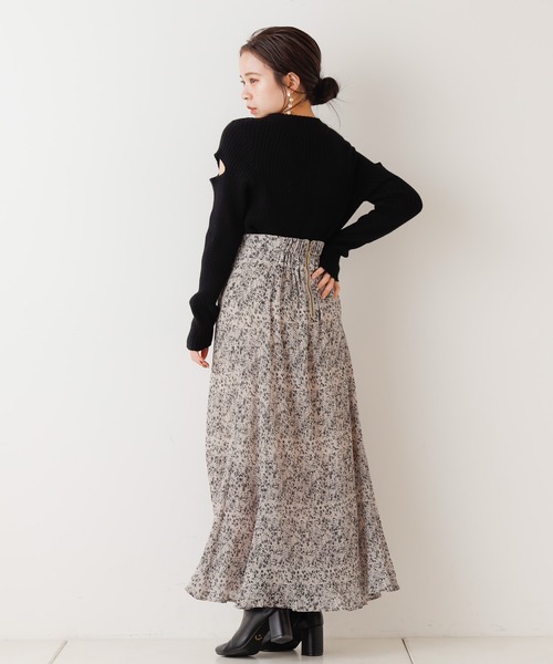 Chico(チコ)の「小花柄プリーツフレアスカート/シアーフレアスカート(スカート・レディース・ライトベージュ/ブラック/ブラウン・FREE)」の7枚目の写真