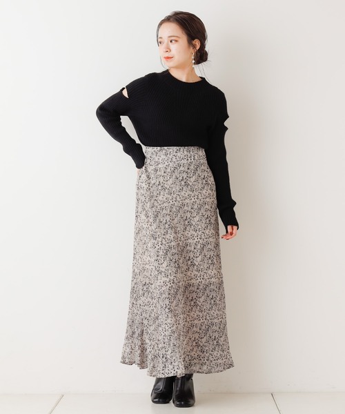 Chico(チコ)の「小花柄プリーツフレアスカート/シアーフレアスカート(スカート・レディース・ライトベージュ/ブラック/ブラウン・FREE)」の6枚目の写真