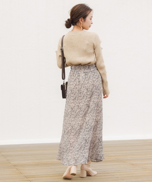 Chico(チコ)の「小花柄プリーツフレアスカート/シアーフレアスカート(スカート・レディース・ライトベージュ/ブラック/ブラウン・FREE)」の18枚目の写真