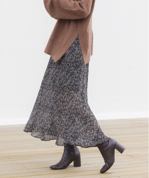 Chico(チコ)の「小花柄プリーツフレアスカート/シアーフレアスカート(スカート・レディース・ライトベージュ/ブラック/ブラウン・FREE)」の22枚目の写真