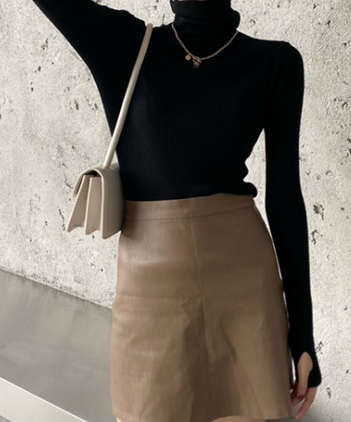 FRP（エフアールピー）の「ニットトップス　レディース無地カットソー/長袖タイトプルオーバータートル（ニット/セーター・レディース・グレー/ベージュ/ブラック/ネイビー・FREE）」の2枚目の写真