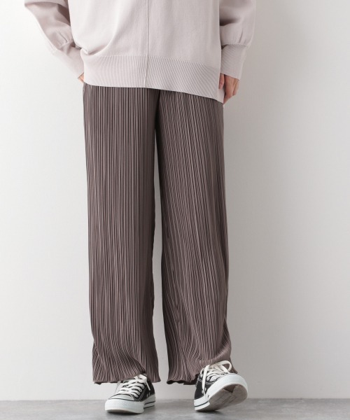 GLOBAL WORK（グローバルワーク）の「楽シャレプリーツパンツ/929206（その他パンツ・レディース・ブラック/ライトブラウン/グレイッシュベージュ/ブルー/ブラウン系その他/ブラック系その他・MEDIUM/LARGE）」の11枚目の写真