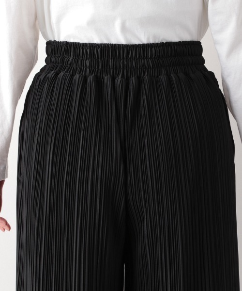 GLOBAL WORK（グローバルワーク）の「楽シャレプリーツパンツ/929206（その他パンツ・レディース・ブラック/ライトブラウン/グレイッシュベージュ/ブルー/ブラウン系その他/ブラック系その他・MEDIUM/LARGE）」の14枚目の写真