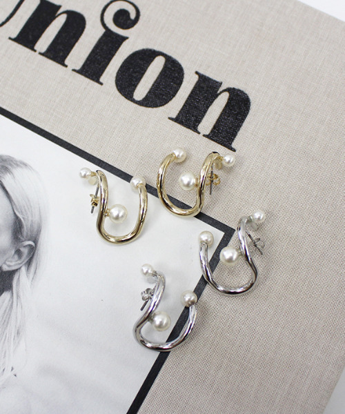 MODE ROBE（モードローブ）の「パールデザインピアス（ピアス（両耳用）・レディース・シルバー/ゴールド・FREE）」の3枚目の写真