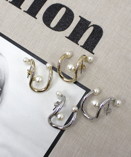 MODE ROBE（モードローブ）の「パールデザインピアス（ピアス（両耳用）・レディース・シルバー/ゴールド・FREE）」の6枚目の写真
