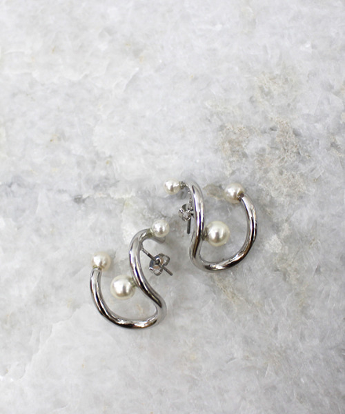 MODE ROBE（モードローブ）の「パールデザインピアス（ピアス（両耳用）・レディース・シルバー/ゴールド・FREE）」の8枚目の写真