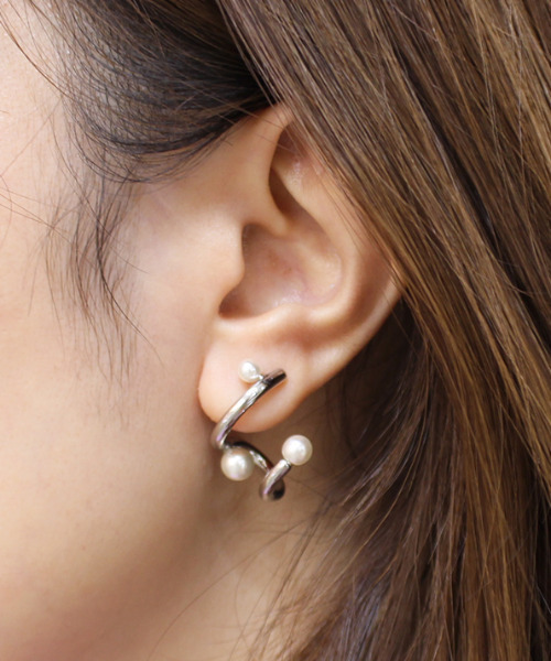 MODE ROBE（モードローブ）の「パールデザインピアス（ピアス（両耳用）・レディース・シルバー/ゴールド・FREE）」の4枚目の写真