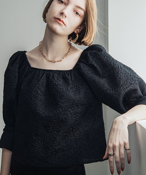 ACCL（エーシーシーエル）の「アートピケボリュームブラウス（シャツ/ブラウス・レディース・ホワイト/ブラック・FREE）」の2枚目の写真
