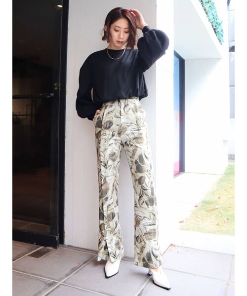 EMODA（エモダ）の「Vカットポインテッドヒール（サンダル・レディース・ホワイト/ブラック・SMALL/MEDIUM/LARGE）」の13枚目の写真