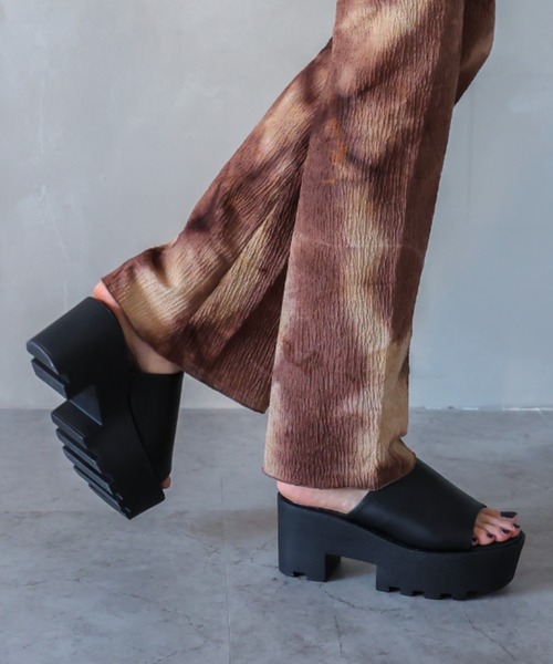 VIVIAN(ヴィヴィアン)の「厚底ミュールサンダル(サンダル・レディース・ブラック/ホワイト・S/M/L/LL)」の9枚目の写真