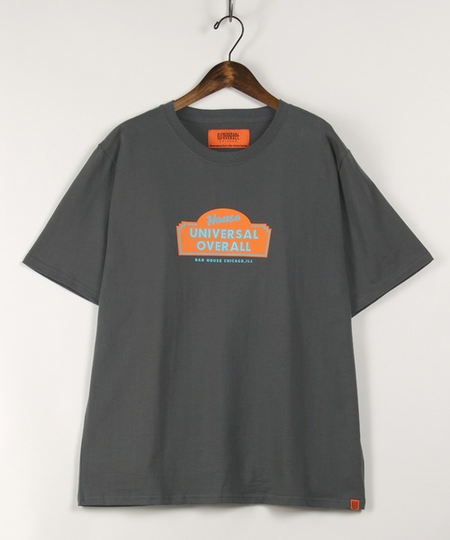 UNIVERSAL OVERALL(ユニバーサルオーバーオール)の「【UNIVERSAL OVERALL/ユニバーサルオーバーオール】 ブランドロゴ グラフィックTシャツ/SALOON GRAPHIC(Tシャツ/カットソー・メンズ・ホワイト/チャコールグレー/オリーブ/ライトパープル・M/XL/L)」の6枚目の写真