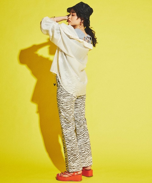 WEGO（ウィゴー）の「DISPARK/ピンタックフレアパンツ（スラックス・レディース・アニマル・FREE）」の8枚目の写真