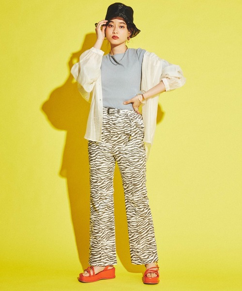 WEGO（ウィゴー）の「DISPARK/ピンタックフレアパンツ（スラックス・レディース・アニマル・FREE）」の6枚目の写真