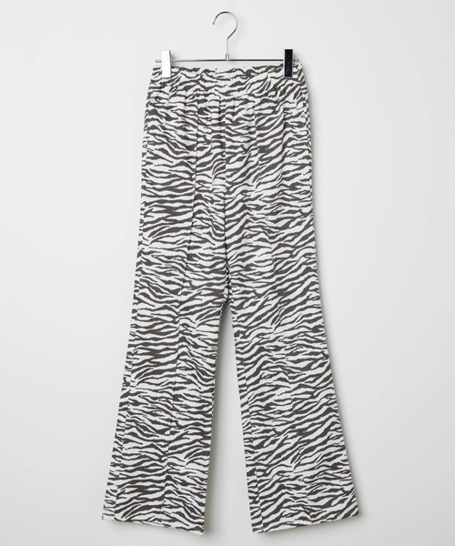 WEGO（ウィゴー）の「DISPARK/ピンタックフレアパンツ（スラックス・レディース・アニマル・FREE）」の3枚目の写真