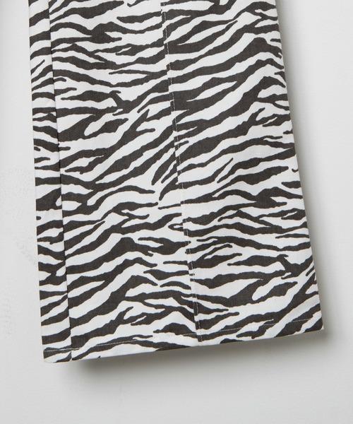 WEGO（ウィゴー）の「DISPARK/ピンタックフレアパンツ（スラックス・レディース・アニマル・FREE）」の9枚目の写真